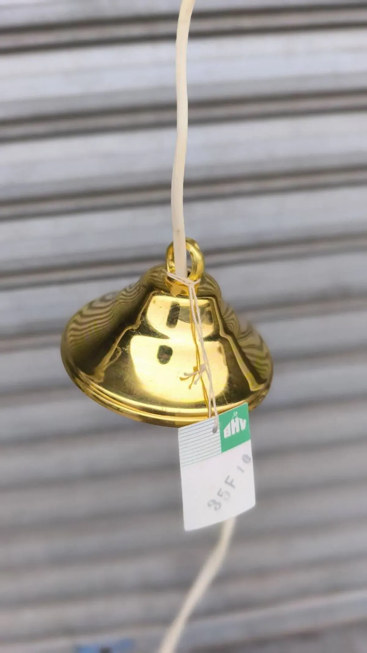 Illustration numéro 5 du produit Paire de suspensions en tôle émaillée et verre