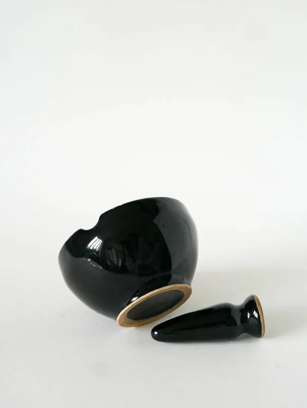 Illustration numéro 5 du produit Grand mortier en céramique, noir & multicolore, 1960