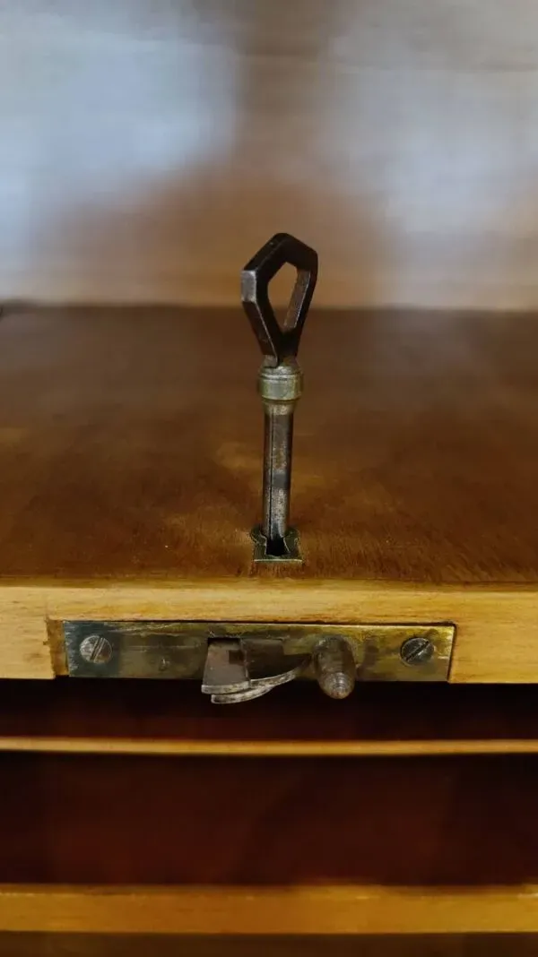 Illustration numéro 5 du produit Meuble secrétaire Art Déco École d'Amsterdam Eshuis & co