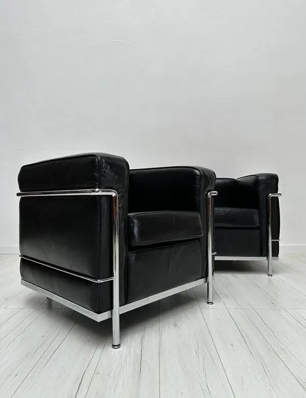 Illustration numéro 5 du produit Fauteuils LC2 vintage des années 90 par Le Corbusier et Charlotte Perriand pour Cassina