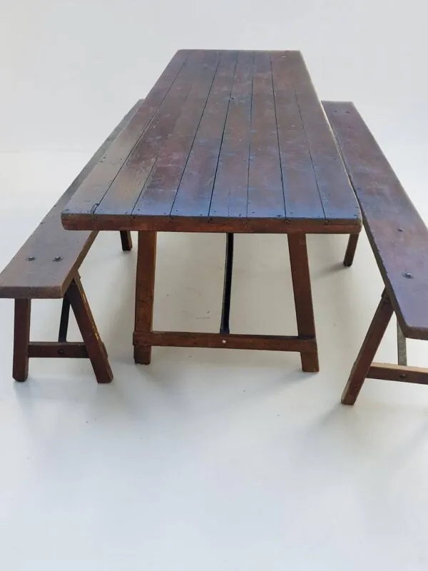 Illustration numéro 5 du produit Grande table de brasserie + deux bancs