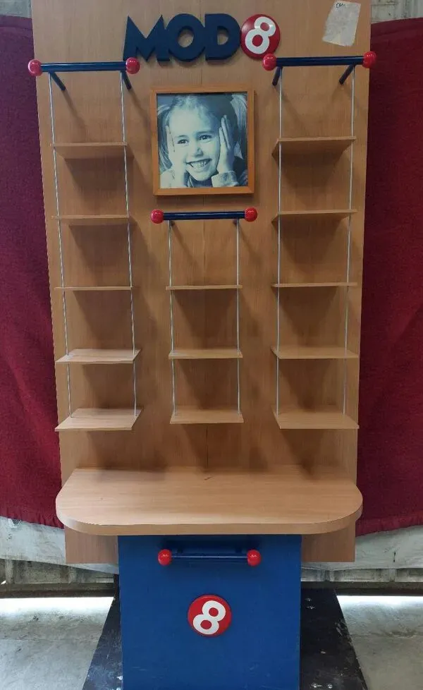 Illustration numéro 5 du produit Meuble de métier vintage