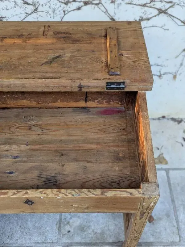 Illustration numéro 5 du produit Bureau d'écolier avec rangement