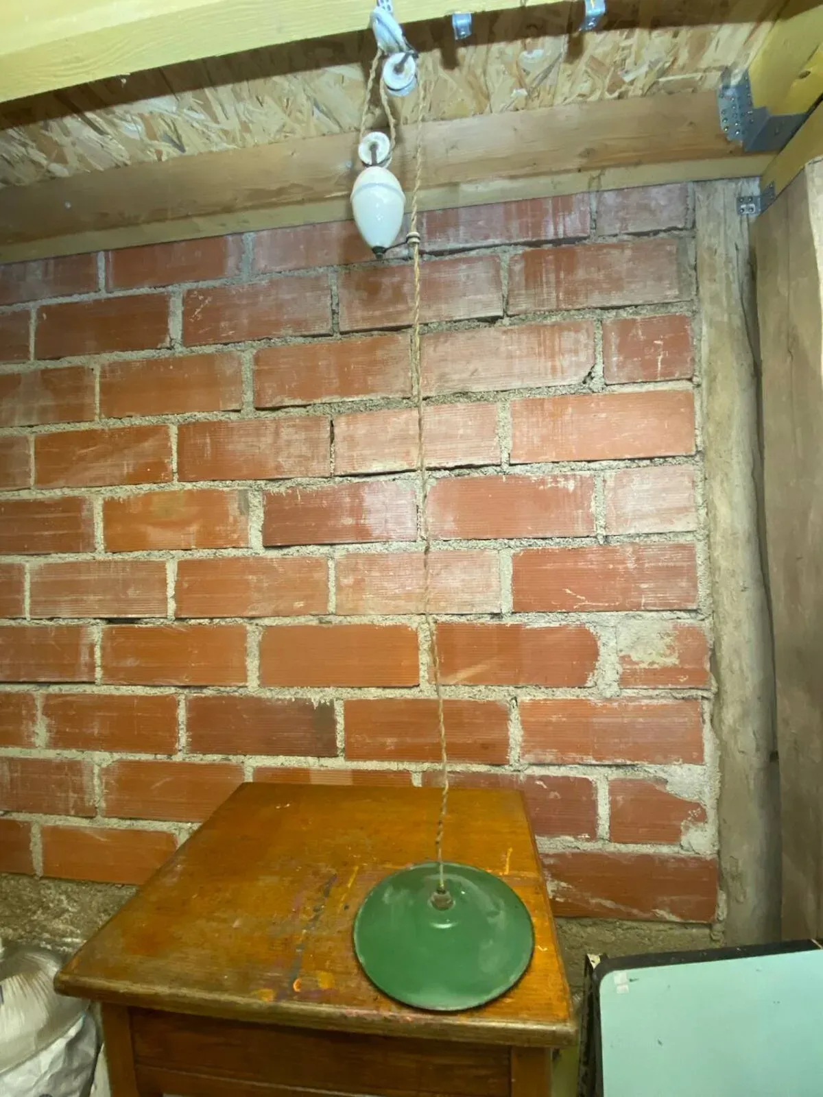 Illustration numéro 5 du produit Suspension industrielle monté et baisse métal vert + porcelaine vintage