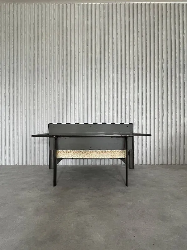 Illustration numéro 5 du produit Canapé funky (récemment rembourré)