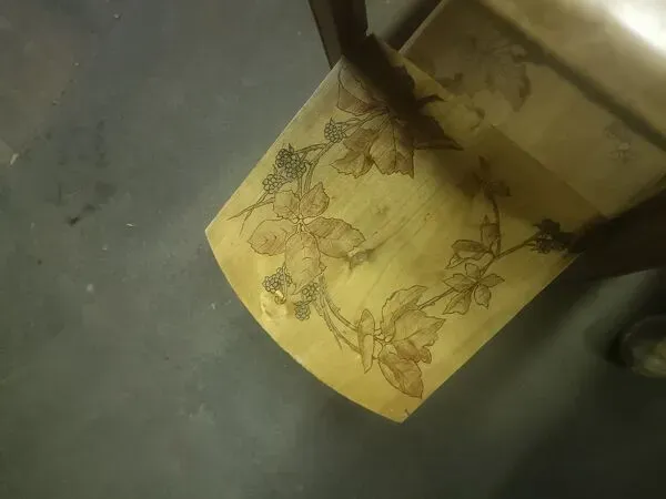 Illustration numéro 5 du produit Table  bas volets époque 1900 école de Nancy