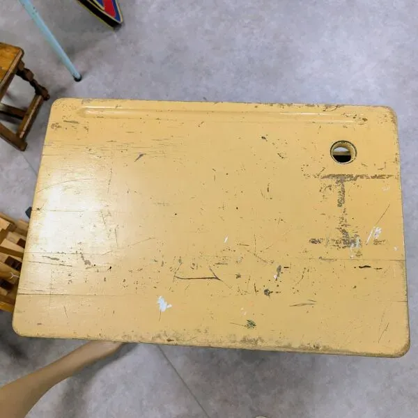 Illustration numéro 5 du produit Bureau d'école années 60