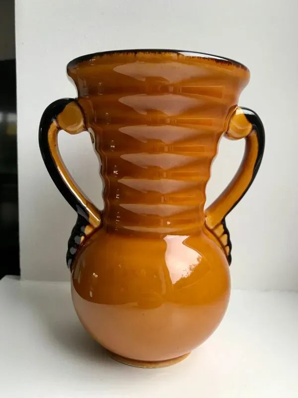 Illustration numéro 5 du produit Vase en céramique jaune vallauris made in france années 70