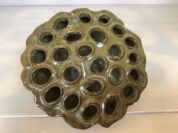 Illustration numéro 5 du produit Pique fleurs vase vert kaki