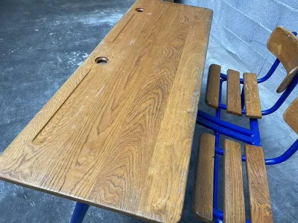 Illustration numéro 5 du produit Bureau d’école vintage 1960