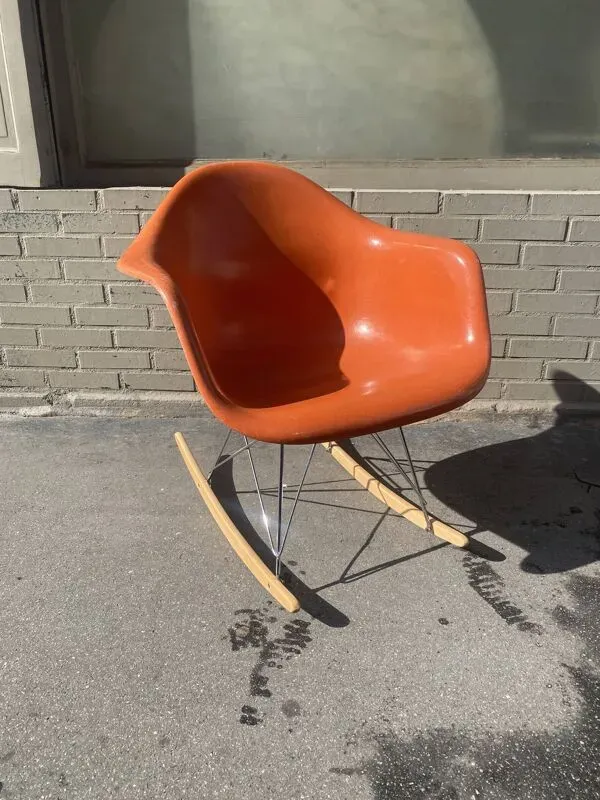 Illustration numéro 5 du produit Fauteuil RAR charles et Ray Eames édition Herman Miller/Vitra