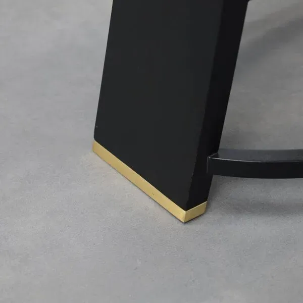 Illustration numéro 5 du produit Rare ensemble de quatre chaises de salle à manger à dossier haut, Italie, années 1990