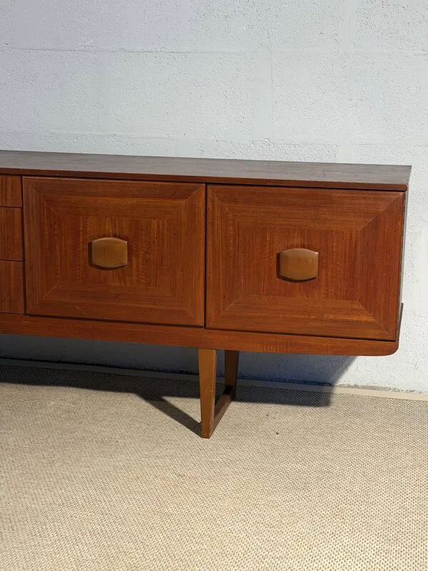 Illustration numéro 5 du produit Enfilade Stonehill Furniture de style Scandinave