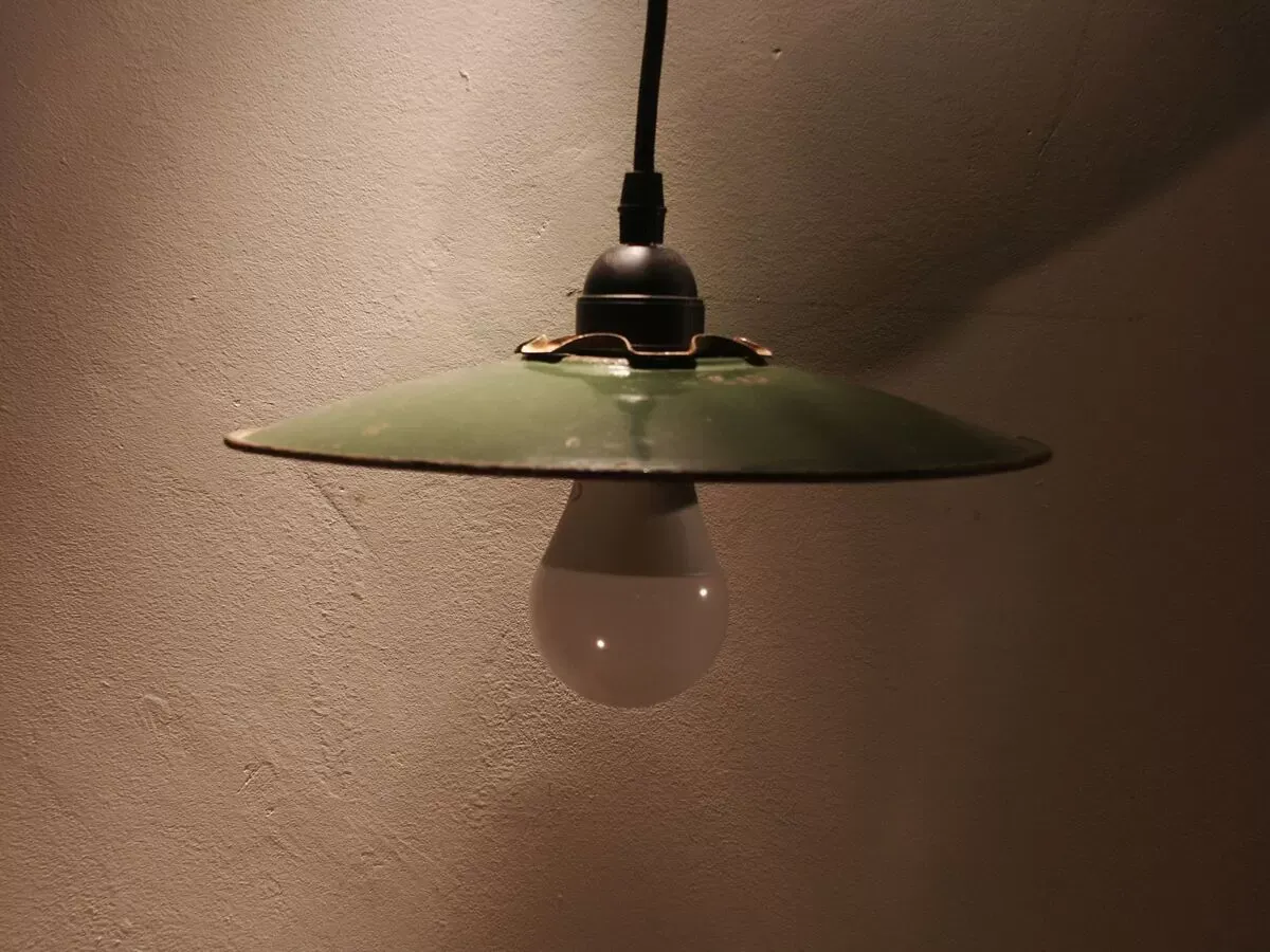 Illustration numéro 5 du produit Suspension tôle émaillée verte