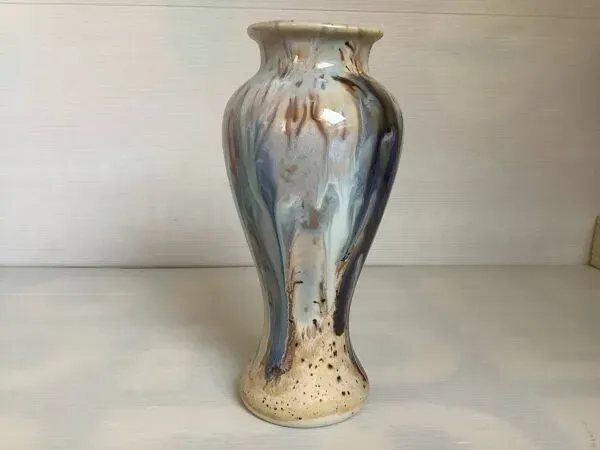 Illustration numéro 5 du produit Vase en grès émaillé