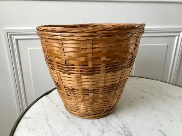 Illustration numéro 5 du produit Cache-pot en rotin et osier années 70