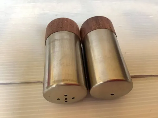 Illustration numéro 5 du produit Sel et poivre teck et métal style scandinave