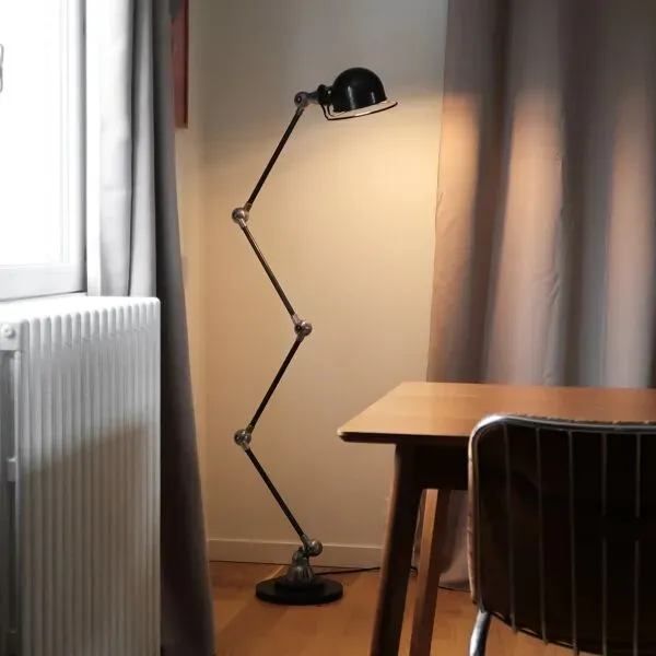 Illustration numéro 5 du produit Lampadaire Jieldé 4 bras