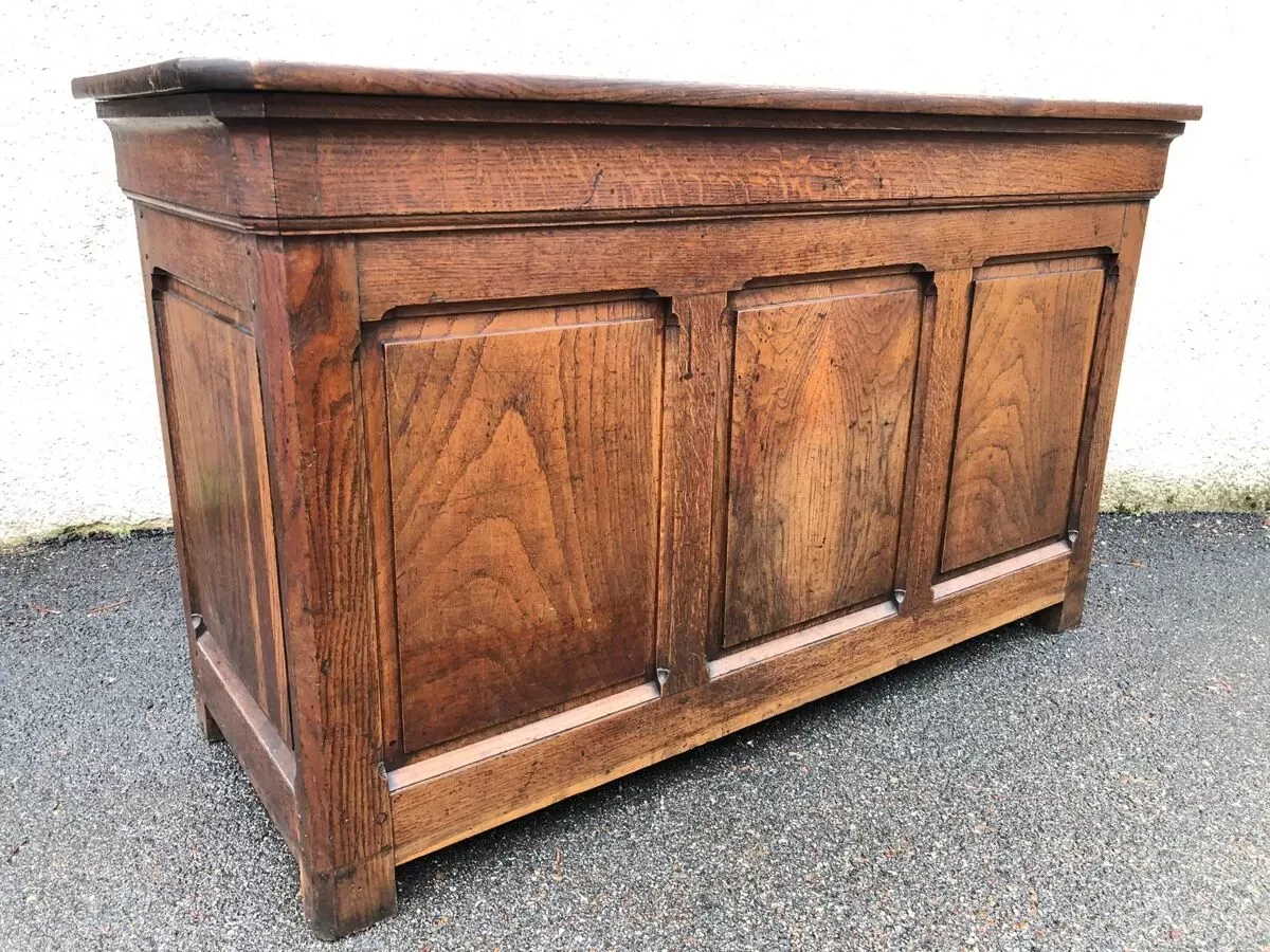 Illustration numéro 5 du produit Meuble ancien