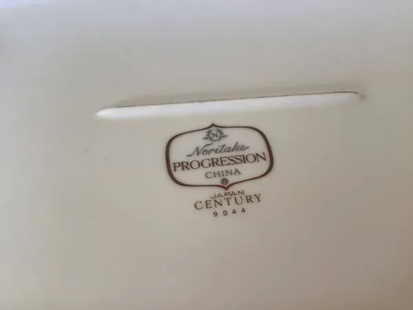 Illustration numéro 5 du produit Grand plat noritake Japan