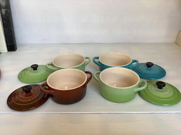 Illustration numéro 5 du produit Quatre ramequins mini cocottes le creuset