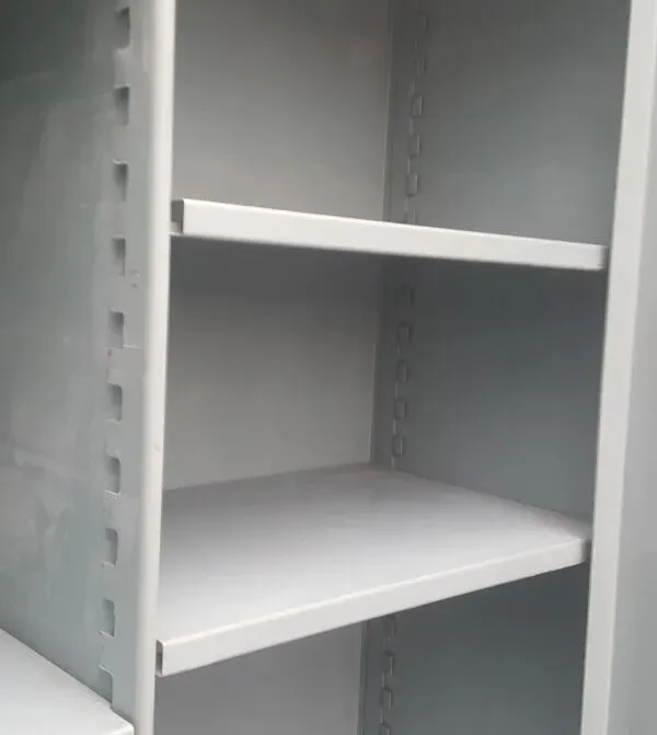 Illustration numéro 5 du produit Armoire métal tolix x Pauchard