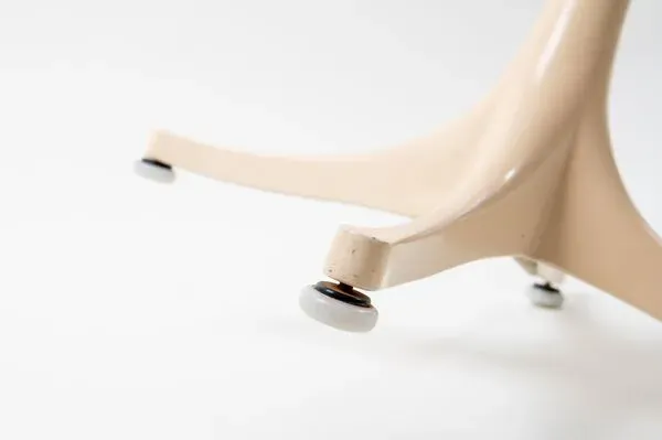 Illustration numéro 5 du produit Table d'appoint par George Nelson pour Herman Miller, années 80