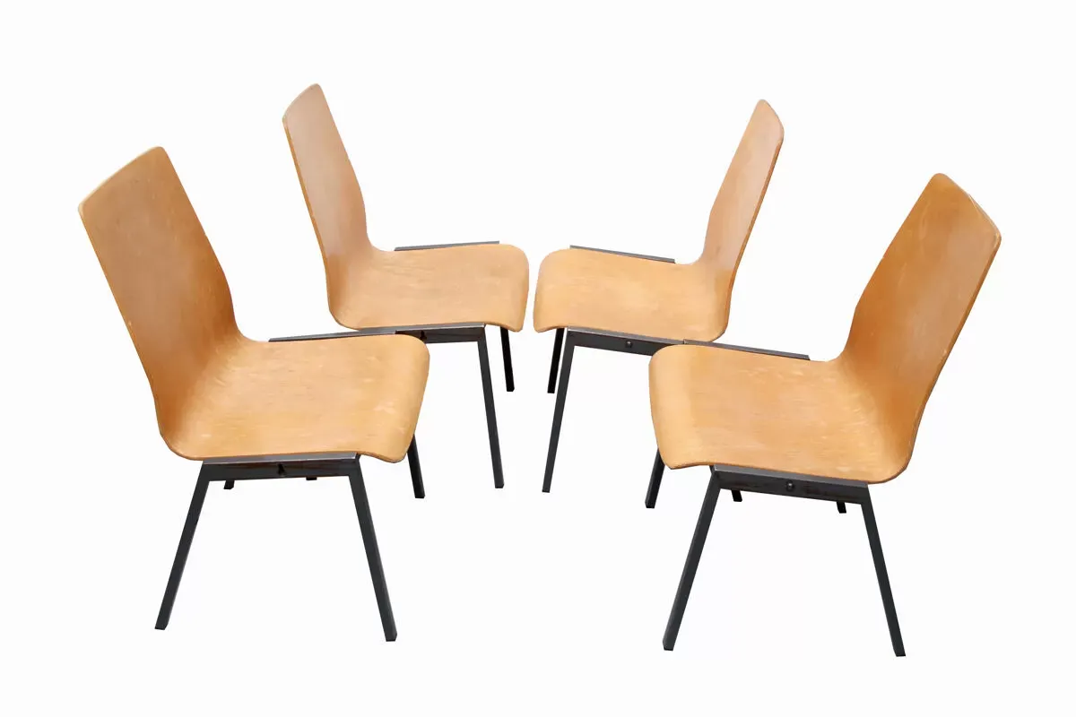 Illustration numéro 5 du produit 4 chaises des années 1960