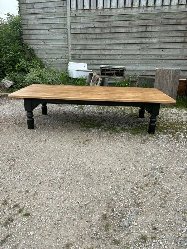 Illustration numéro 5 du produit Grande table basse en bois