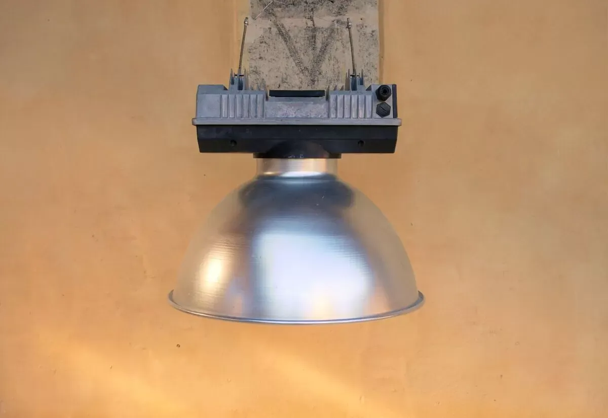 Illustration numéro 5 du produit Paire de suspensions industrielles par Mazda