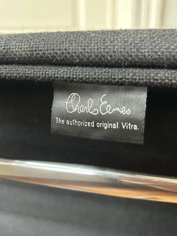 Illustration numéro 5 du produit Vitra conference ea108, poli noir