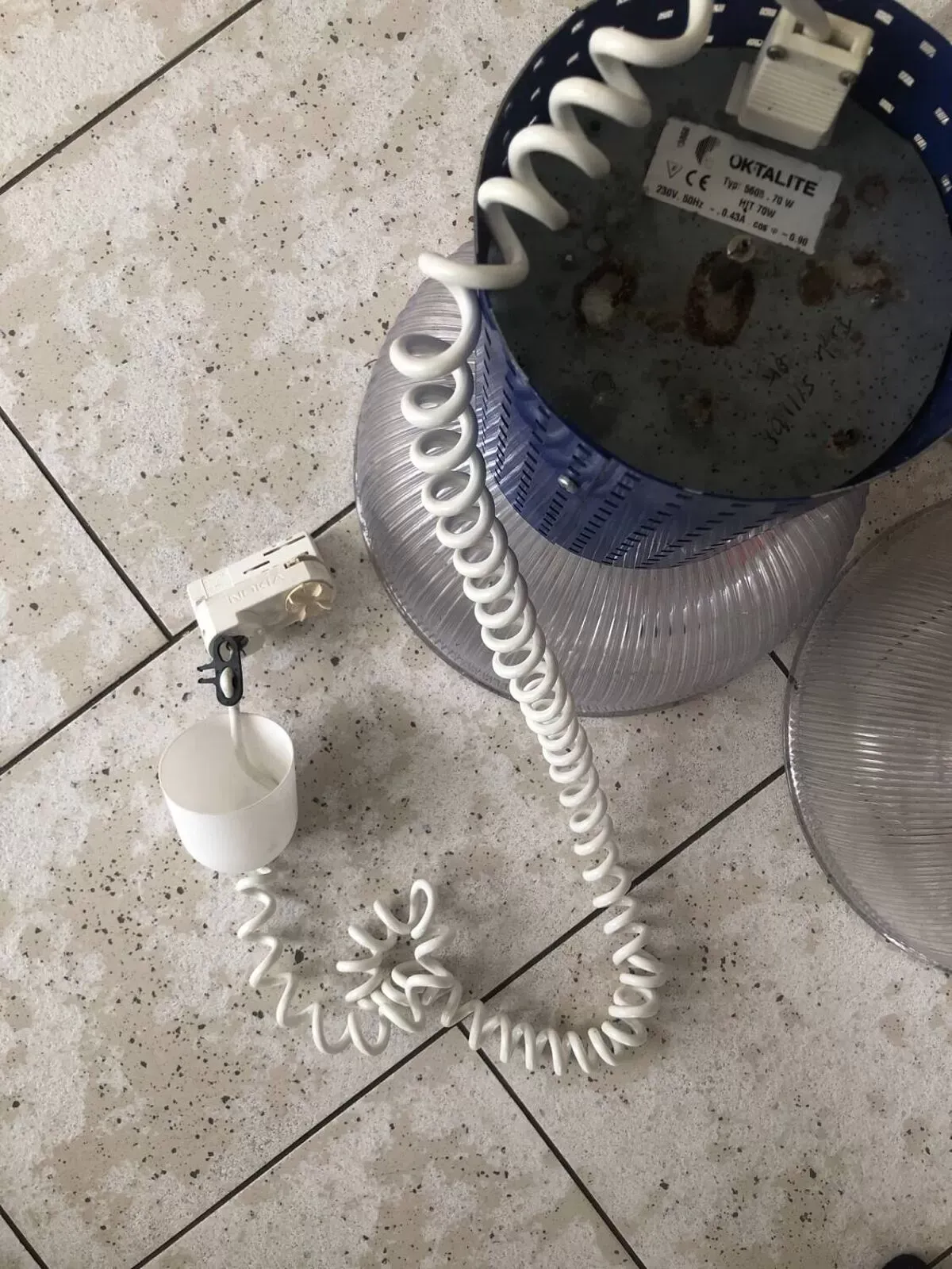 Illustration numéro 5 du produit 3 suspensions industrielles oktalite