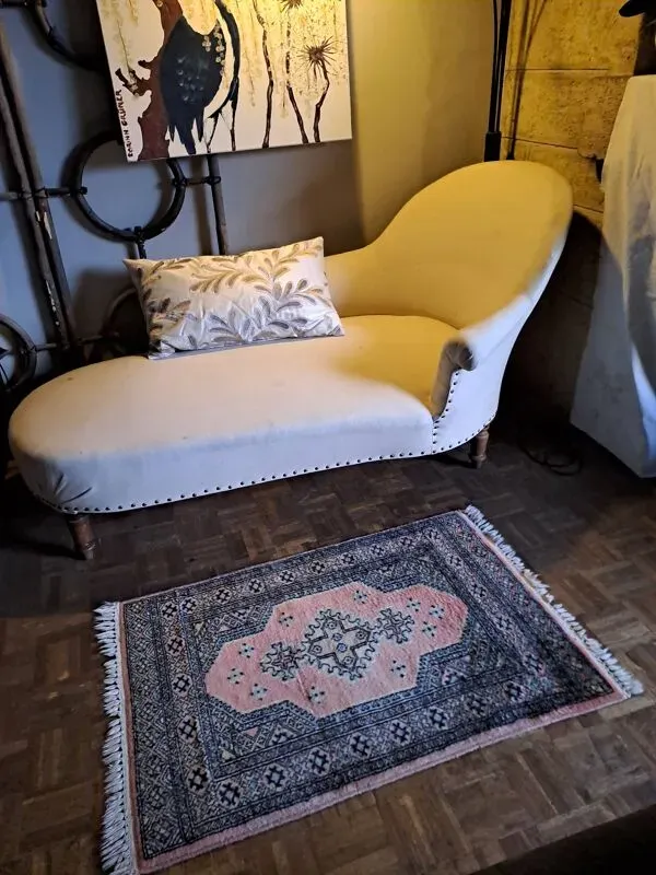 Illustration numéro 5 du produit Tapis en laine fait main de style oriental rectangulaire Pakistan 1990 vintage rose gris