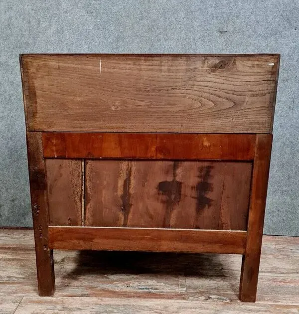 Illustration numéro 5 du produit Commode bureau style Louis XV en noyer massif circa 1880