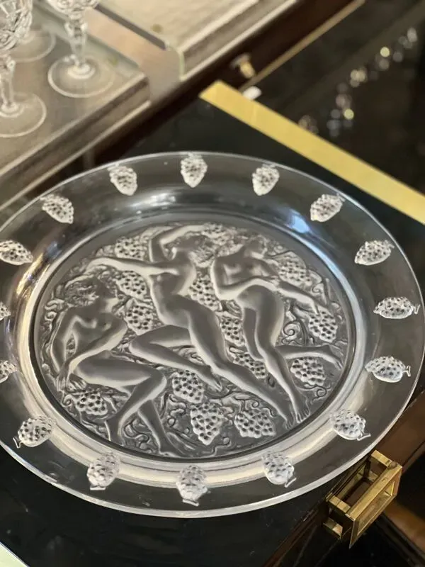 Illustration numéro 5 du produit Plat en verre Lalique