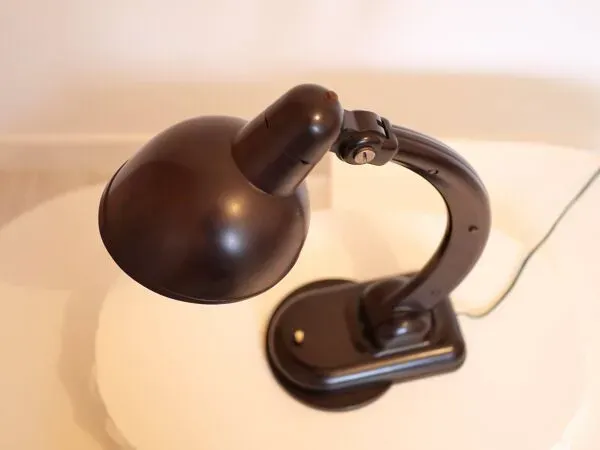 Illustration numéro 5 du produit Lampe de bureau soviétique en bakélite