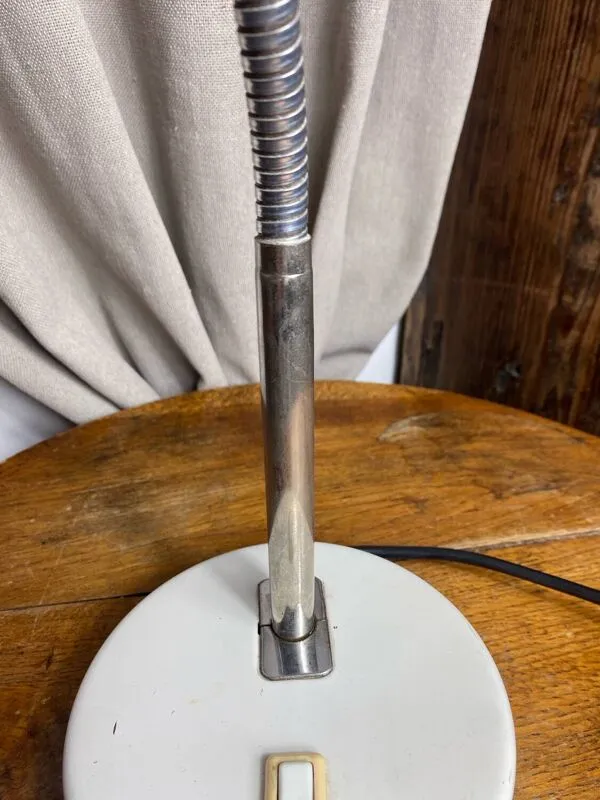 Illustration numéro 5 du produit Lampe de bureau industrielle Jumo