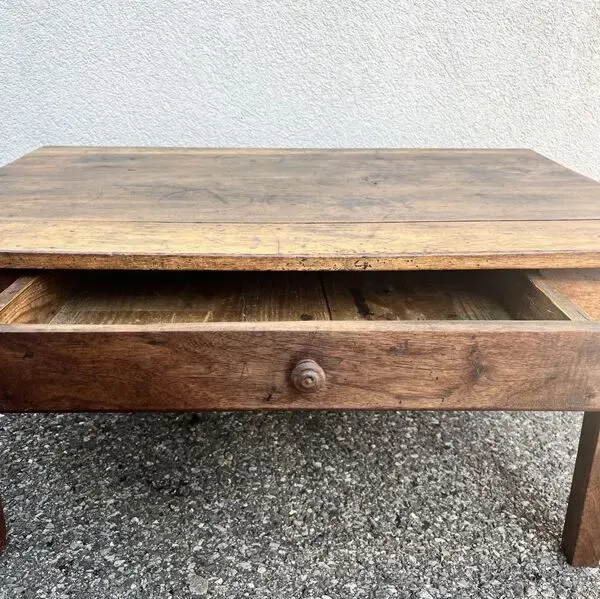 Illustration numéro 5 du produit Table basse en bois massif