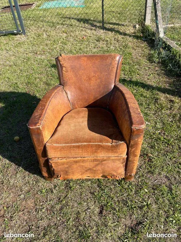 Illustration numéro 5 du produit Fauteuil club en cuir années 30