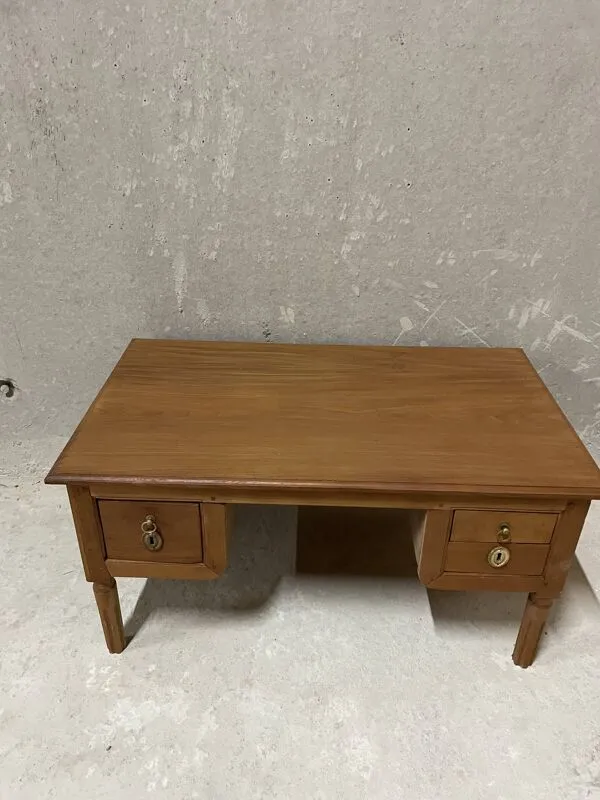 Illustration numéro 5 du produit Table basse en bois massif avec tiroirs – style campagne chic