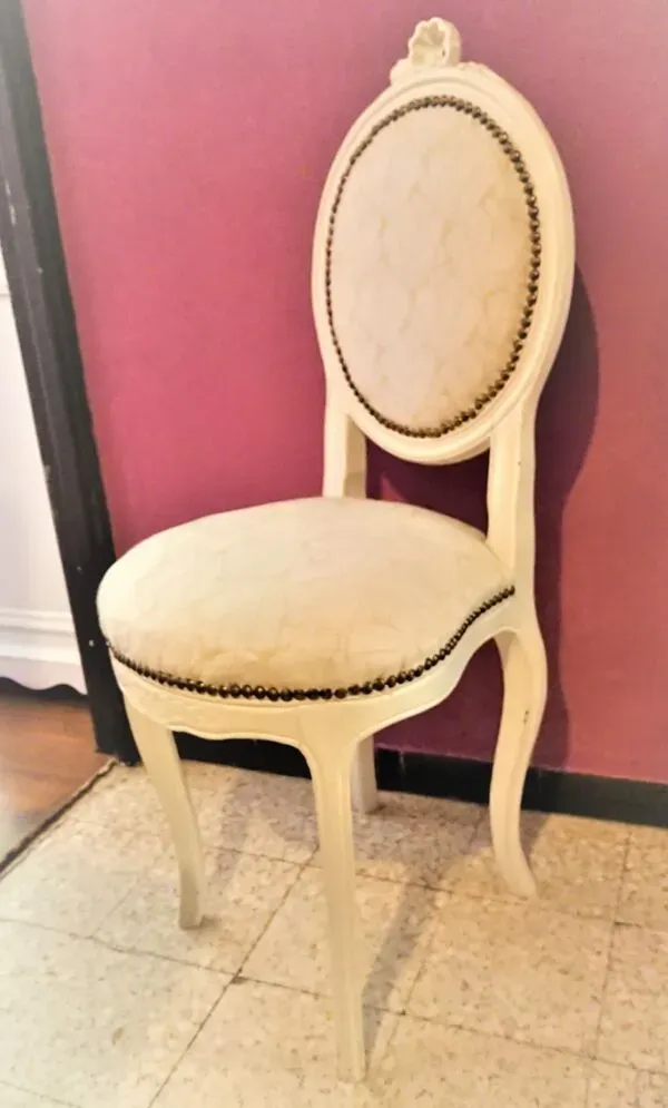 Illustration numéro 5 du produit Chaise médaillon style baroque restaurée tissu neuf jacquard  REF: 2021010203