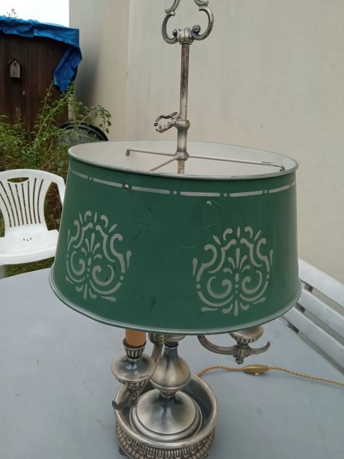 Illustration numéro 5 du produit Lampe bouillotte 3 lumières métal argenté vieilli abat jour tôle ( 74cm )