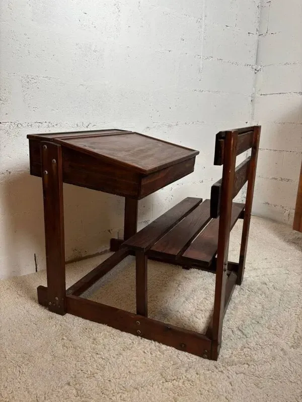 Illustration numéro 5 du produit Bureau d’écolier vintage