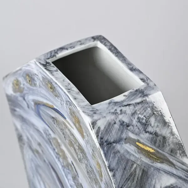 Illustration numéro 5 du produit Vase en porcelaine peint, atelier de La Borne, France, vers 1990