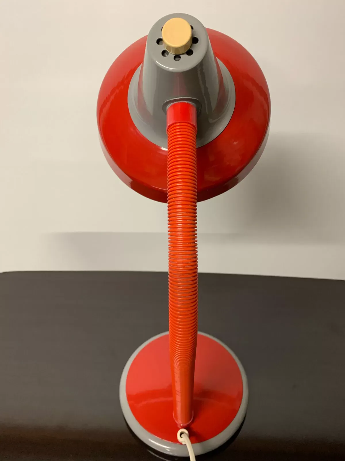 Illustration numéro 5 du produit Lampe de bureau 80’s