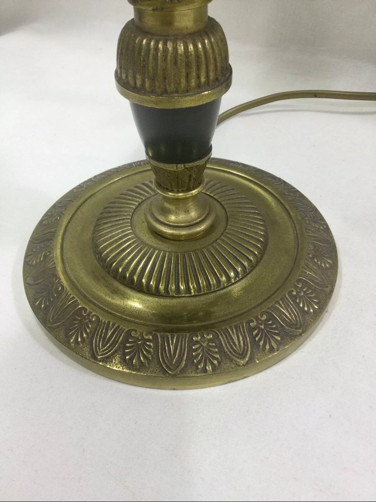 Illustration numéro 5 du produit Lampe bouillotte empire à deux lumières