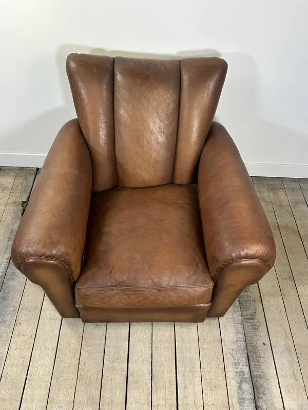 Illustration numéro 5 du produit Fauteuil club en cuir, années 1950