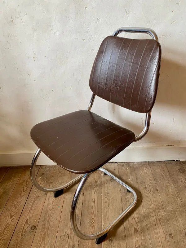 Illustration numéro 5 du produit Chaise 70's