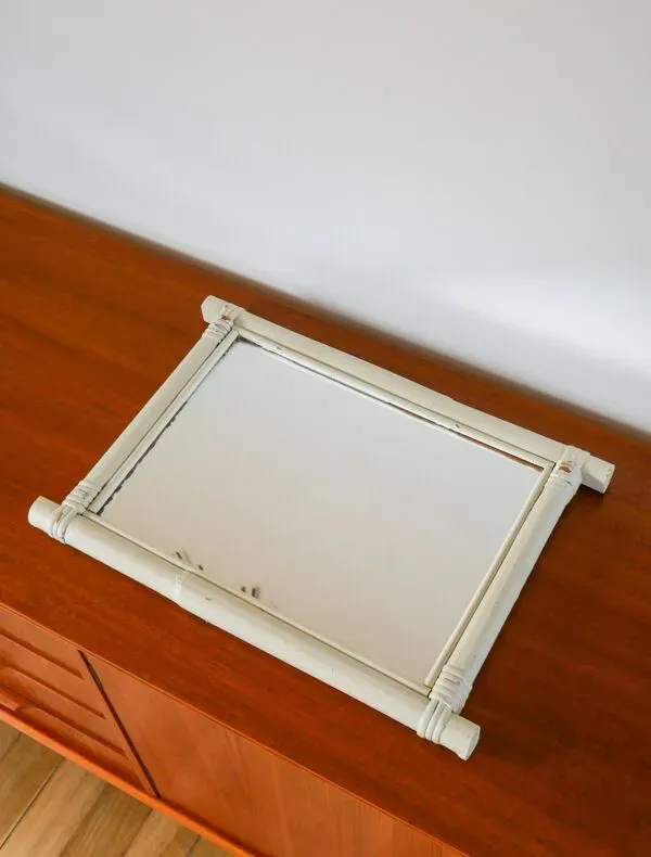 Illustration numéro 5 du produit Miroir de barbier en bois effet bambou blanc 44 x 40 cm