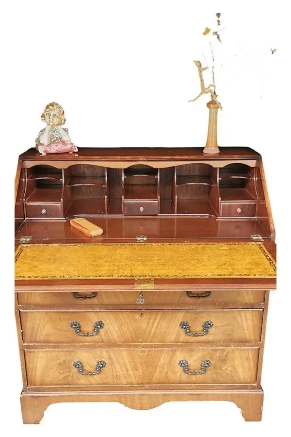 Illustration numéro 5 du produit Bureau secrétaire ancien en bois – abattant, cuir, clé